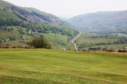 <p>Mae Parc Bryn Bach yn gweithredu maes golff talu wrth chwarae a maes ymarfer targed.</p> Tredegar a Rhymni